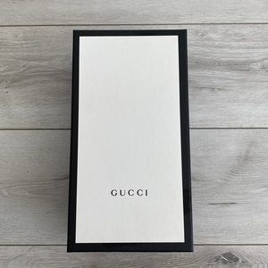 Gucci shoe box / gift box